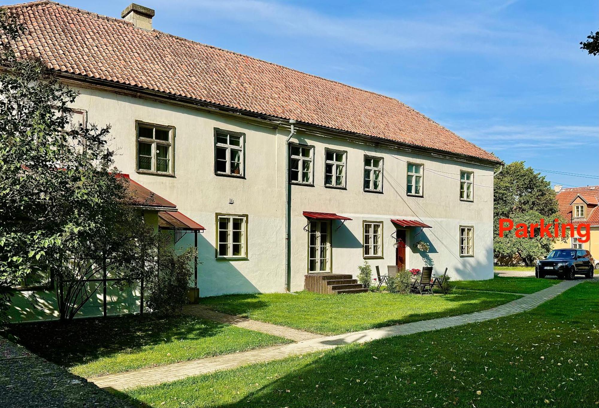 Kohtu Apartment Unique Kuressaare Exterior foto